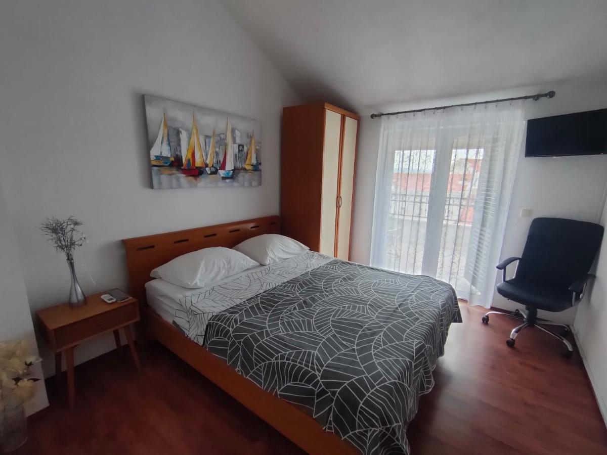 Baska Voda - Apartmani Vesna Rum bild